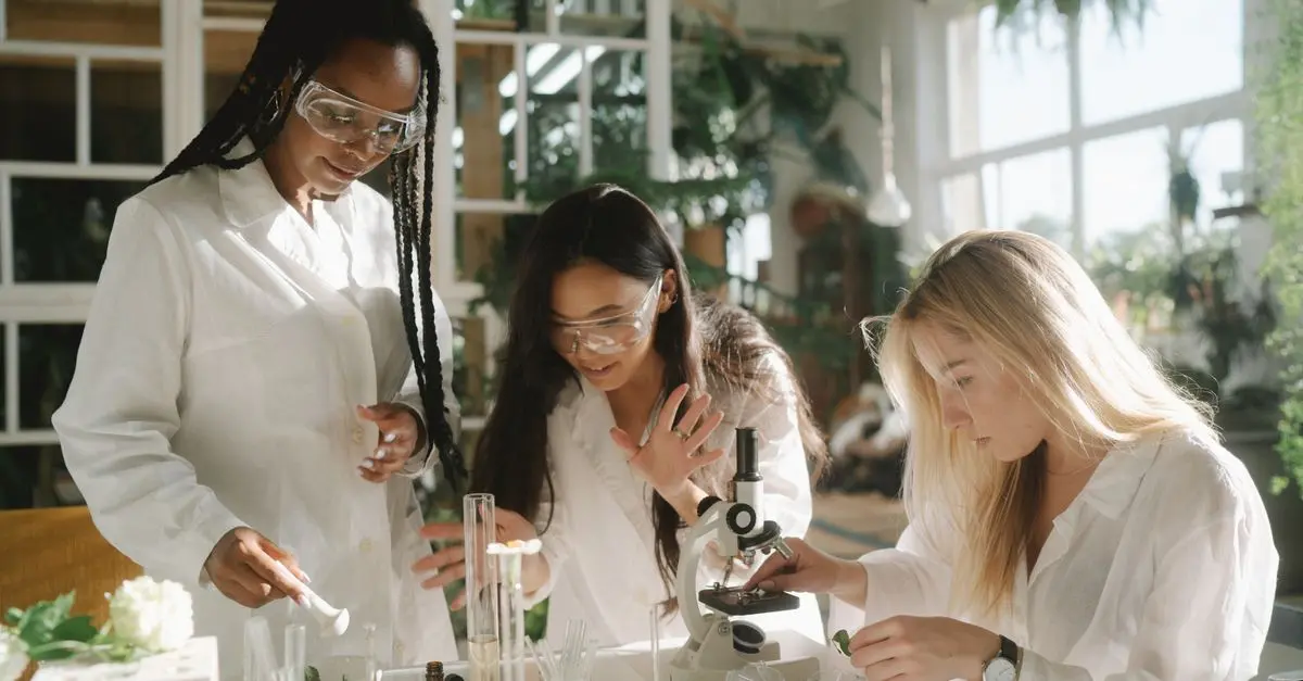Surmonter les Défis de la Découverte Scientifique