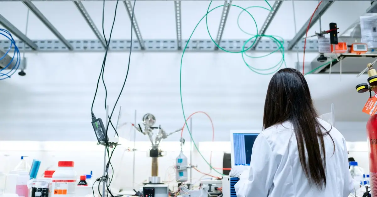 Les Défis de la Découverte Scientifique et Comment les Surmonter