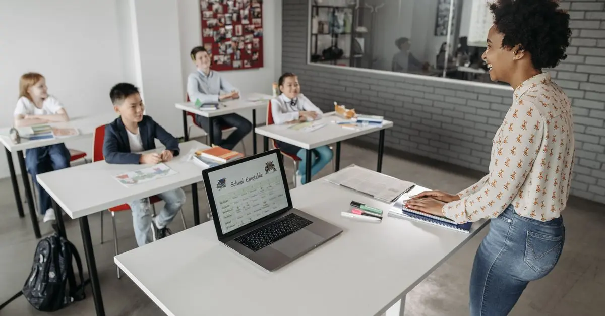 Les Nouveaux Défis de l'Éducation : Technologies et Méthodes